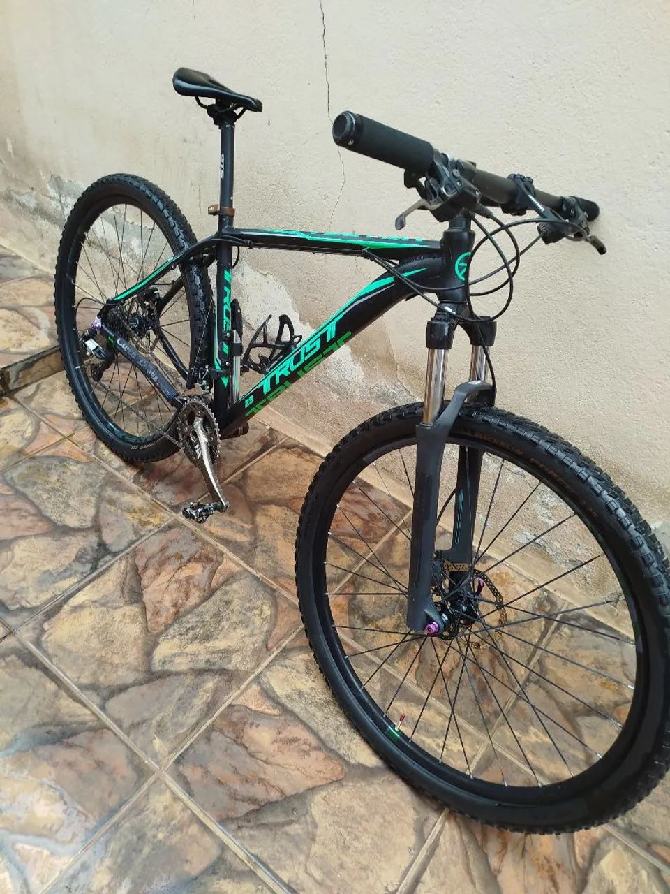 Bicicleta aro 29 Trust  - Foto 5