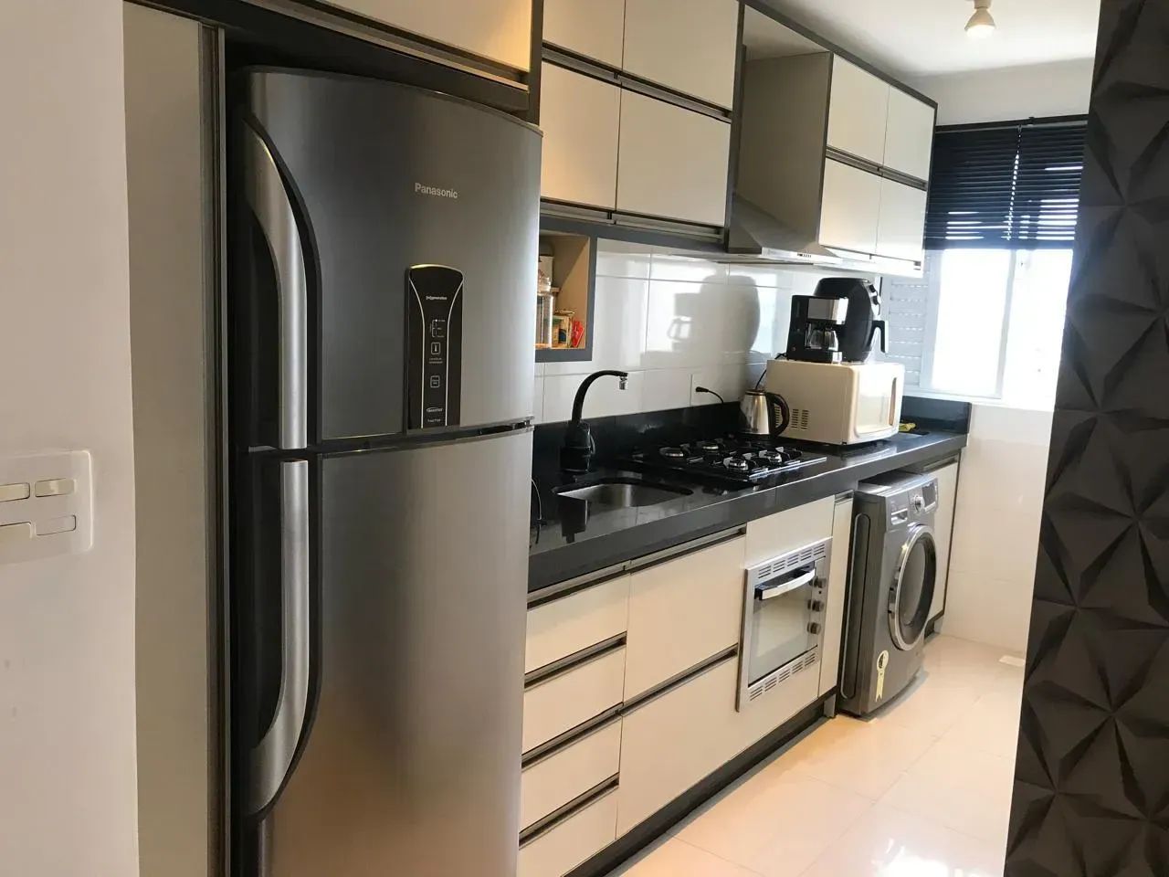 Lindo apartamento mobiliado  com 2 quartos e sacada com churrasqueira - Foto 2