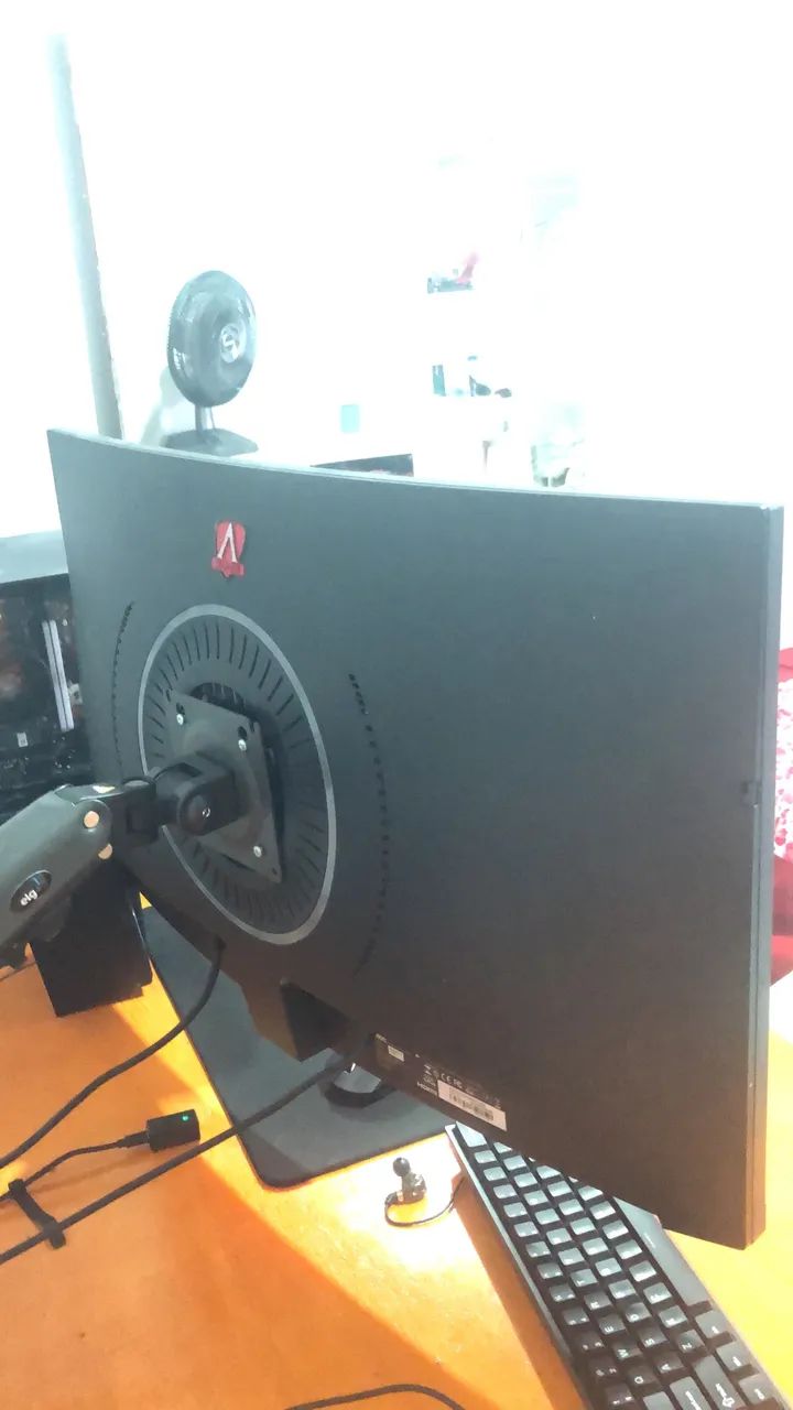 Monitor AOC AGON Curvo 32 165hz - Foto 2