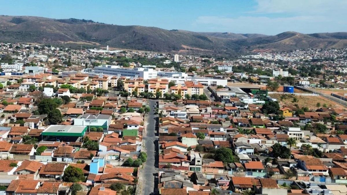 Loja / Salão / Ponto Comercial para alugar em Sete Lagoas - Foto 4