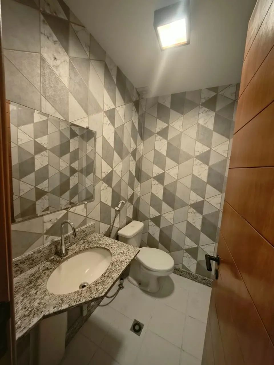 Amplo apartamento com 4 suítes, todas com sacada e 2 vagas de garagens - Foto 3