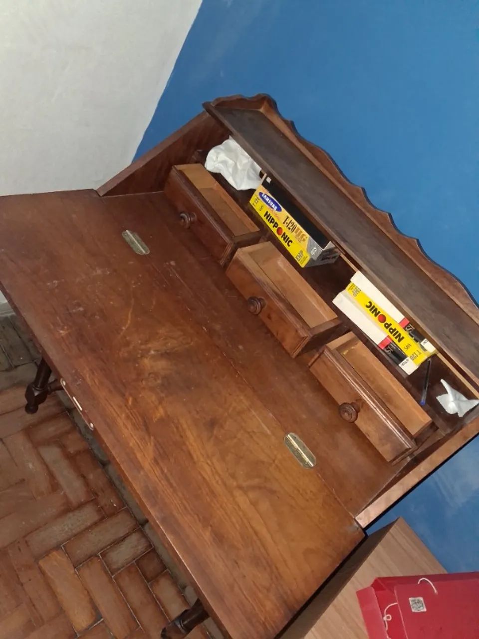 Escrivaninha com cadeira - Foto 3