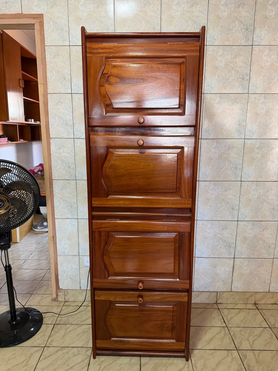 Guarda-roupa de madeira - Foto 4