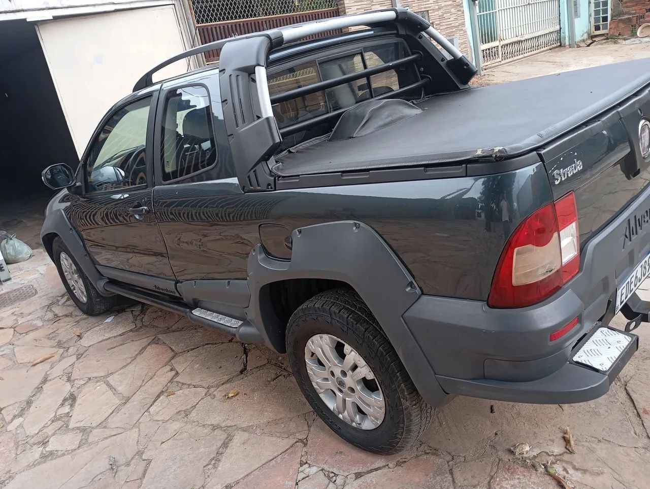 Fiat Strada Adv.1.8 16V Dualogic Flex CD 2012 - Foto 2