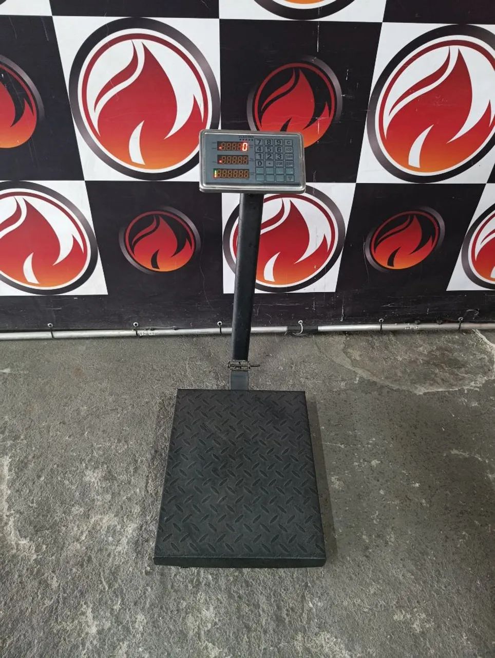 Balança industrial de plataforma com capacidade para 400 kg