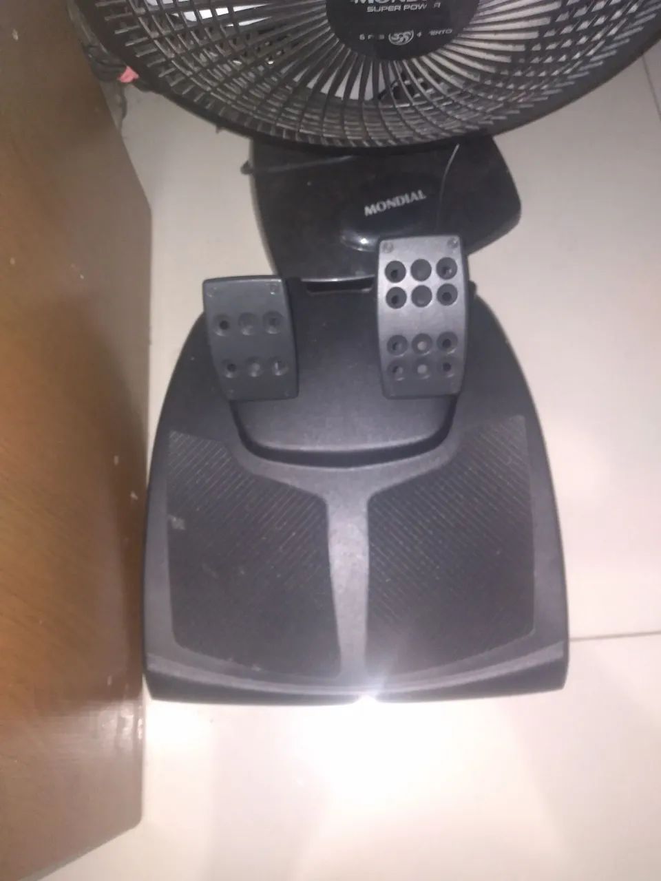 Volante Logitech Momo Racing - Foto 4