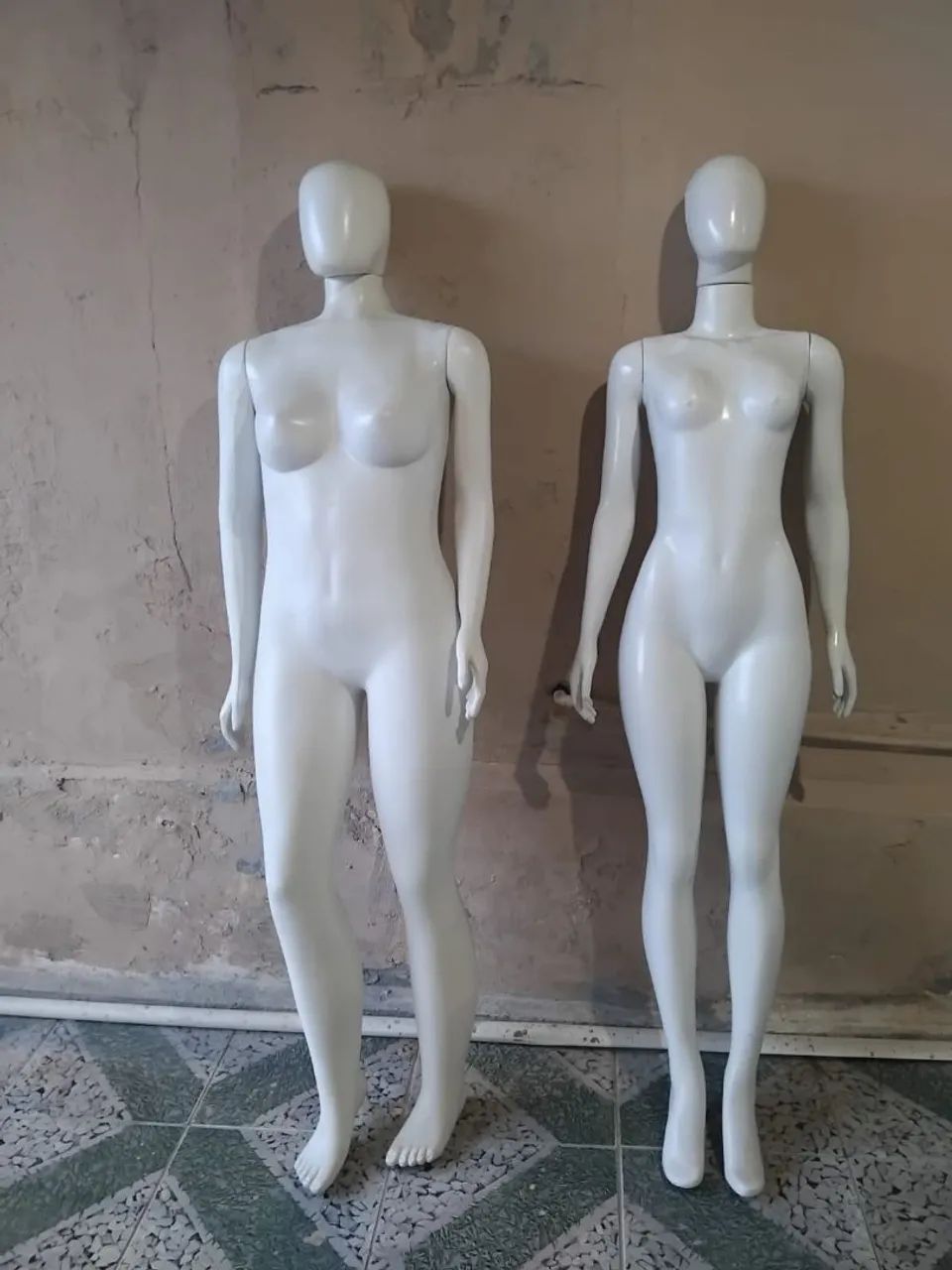 Vende-se Manequins Feminino os 2 por $300