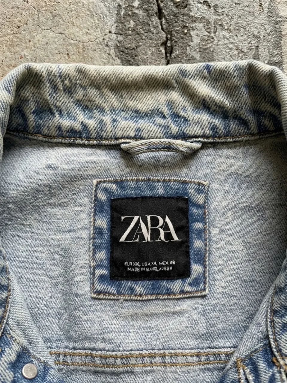 jaqueta jeans zara estonada gg - Foto 3