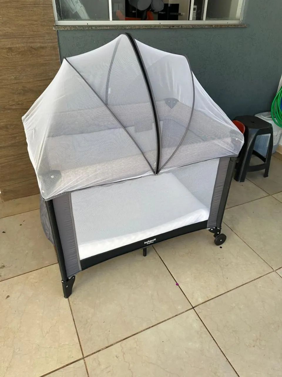 Berço Cercado Desmontável Até 15kg Easy Cinza - Foto 2