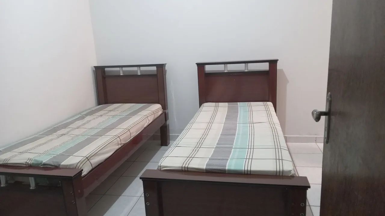 Vendo 2 CAMAS com COLCHÃO Solteiro  - Foto 2