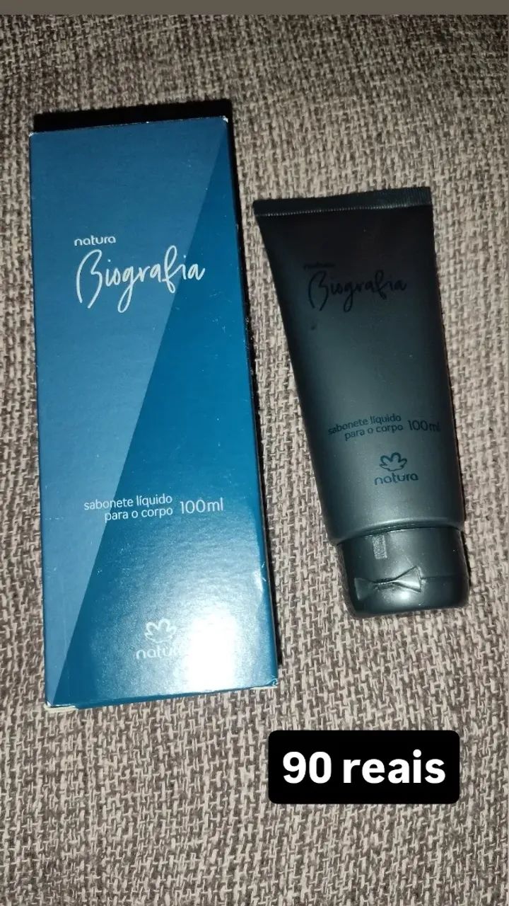 Blusas e perfume.