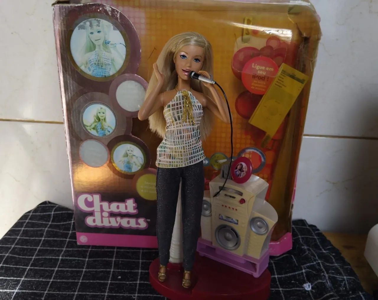 Barbie Chat Divas com Caixa