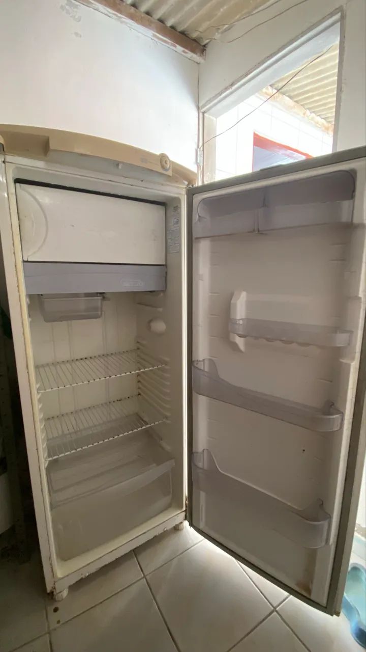 Geladeira Consul com Defeito - Ideal para Conserto