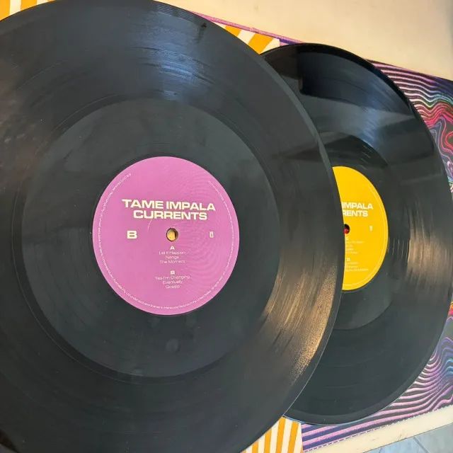 Tame Impala - Currents Vinil Importado - Foto 3