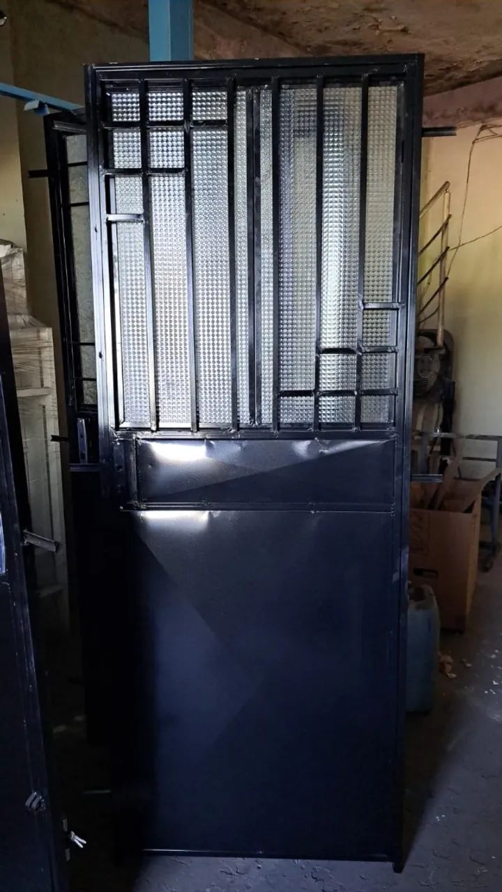porta de ferro R$ 450  s/v - Foto 4