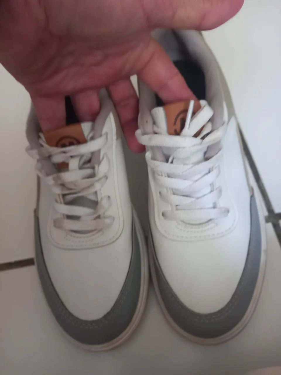 2 pares de tênis por 50 - Foto 4