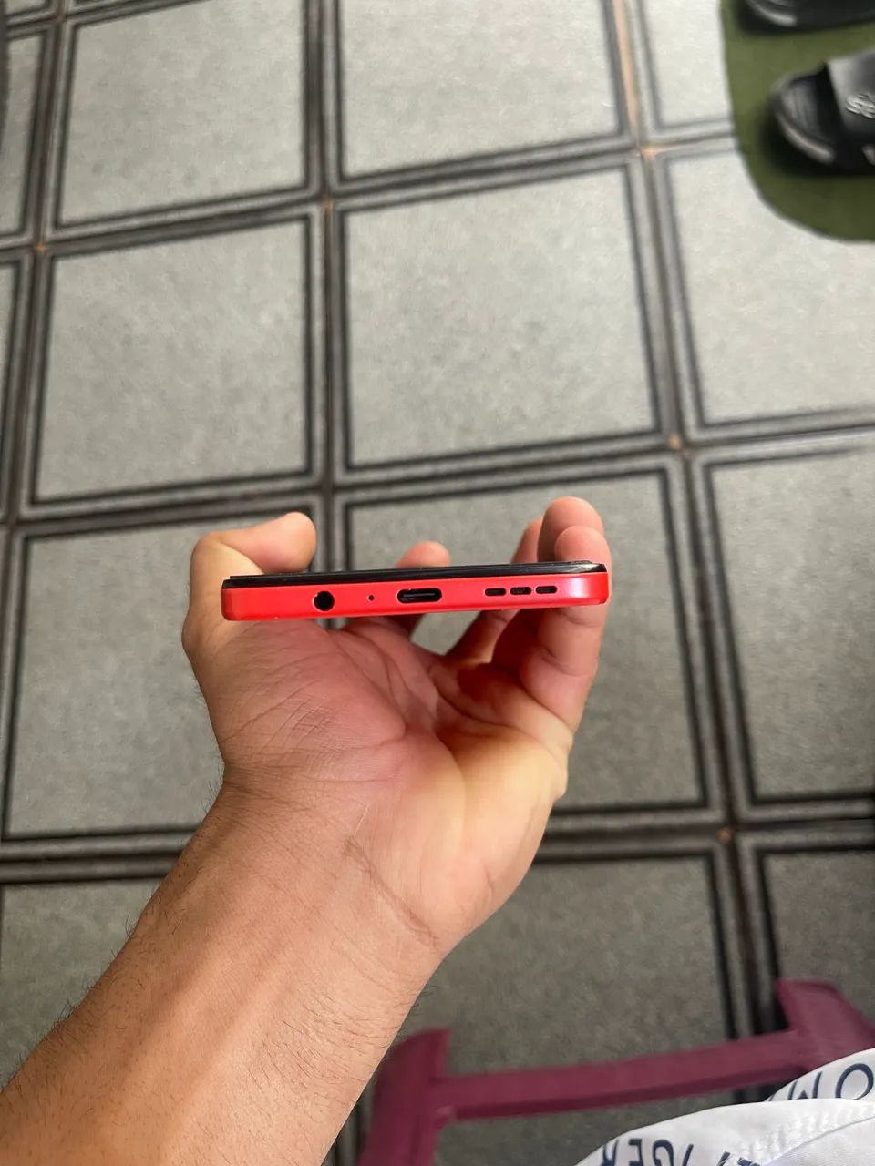 MOTO G35 5G - 256GB + 12GB RAM - Foto 2
