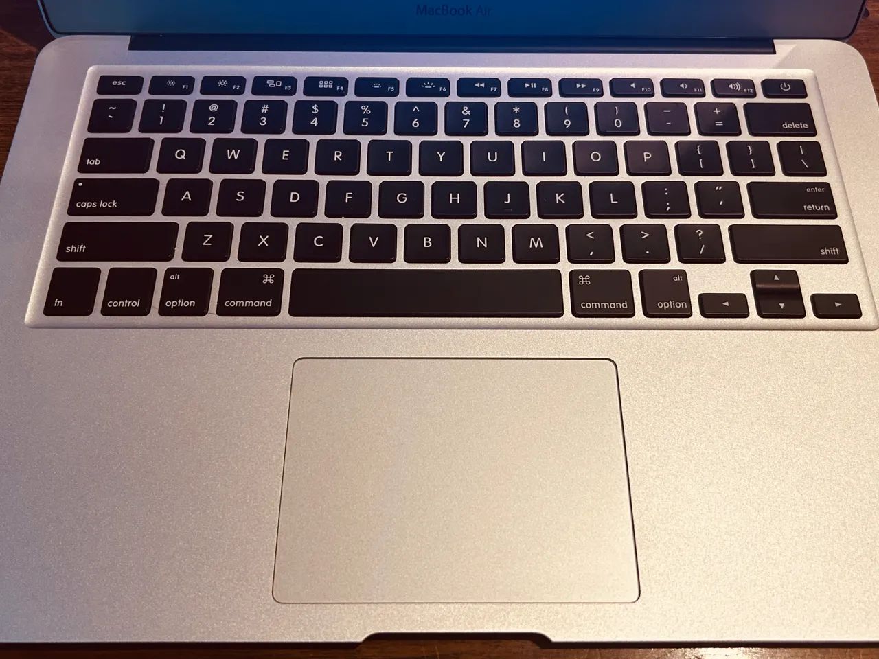 Macbook air 2017 13インチ MACBOOK AIR (13-INCH, 2017) - A1466 - SEMINOVO - iPoint