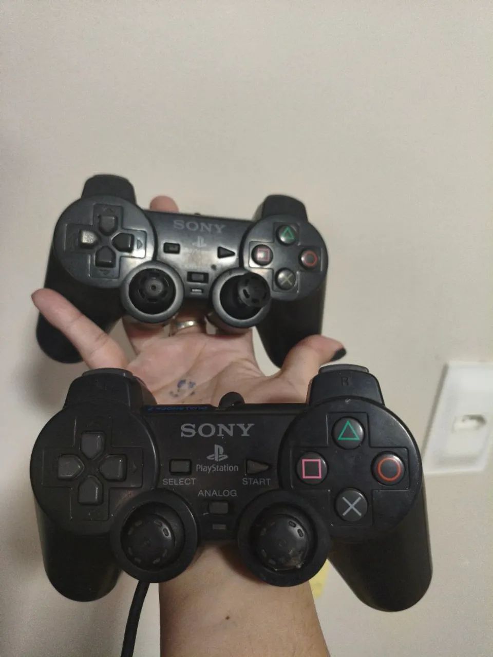 Vendo 2 controles de Playstation 2 - Foto 2