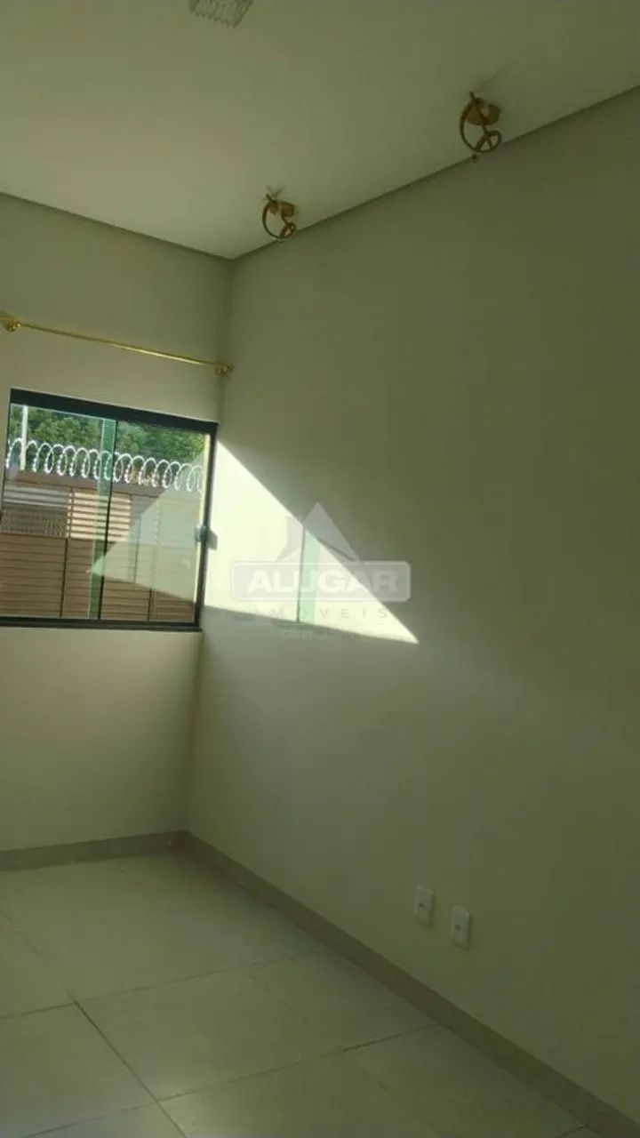 Casa - 2 quartos com acabamento em blindex - Aureny 3 - Foto 5