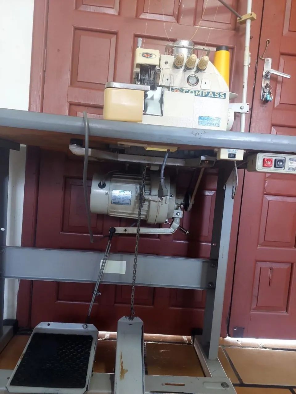 Maquina overlock - Foto 3