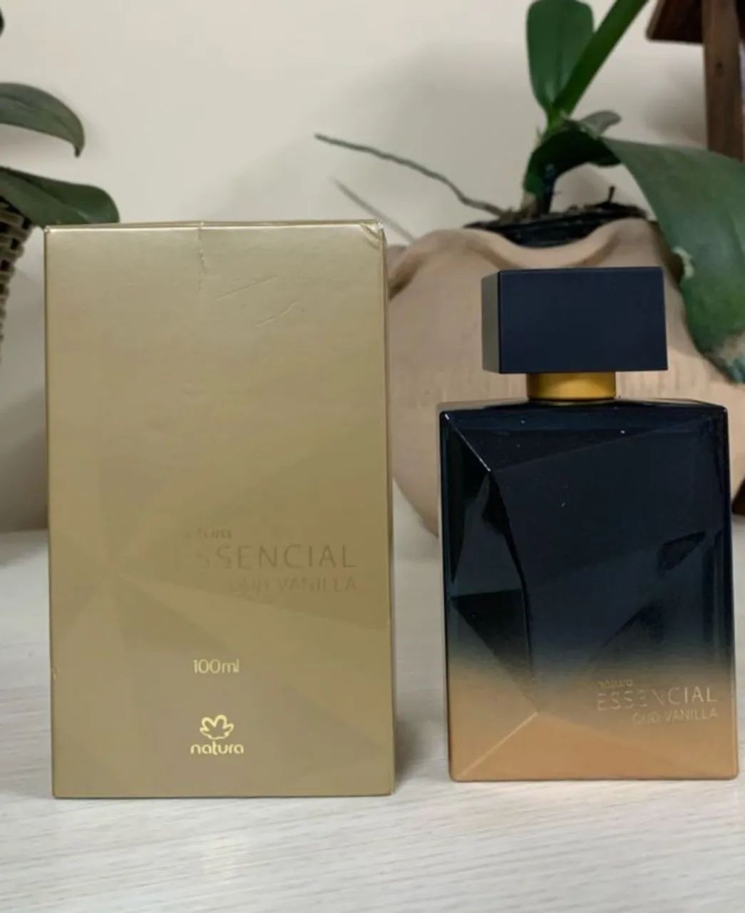 ESSENCIAL OUD VANILA MASCULINO 