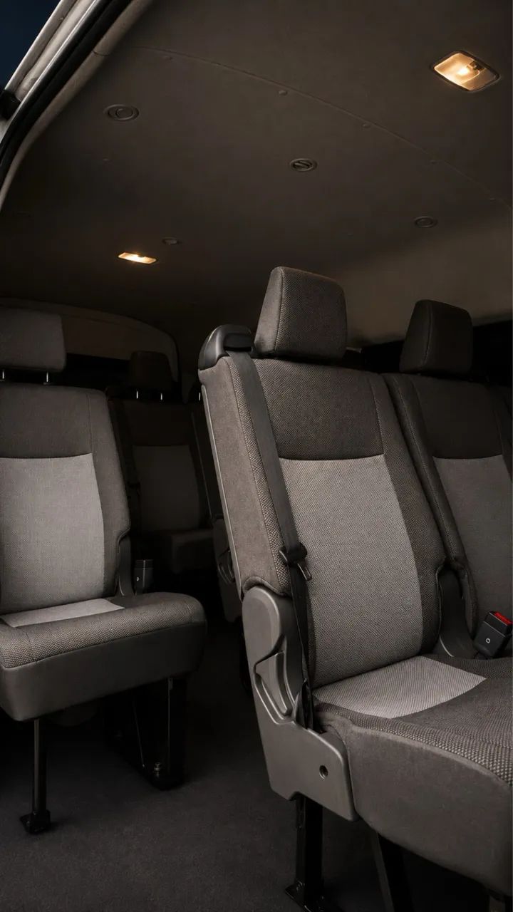 Van Toyota - Transfers, Viagens, Eventos e Fretes - Foto 2
