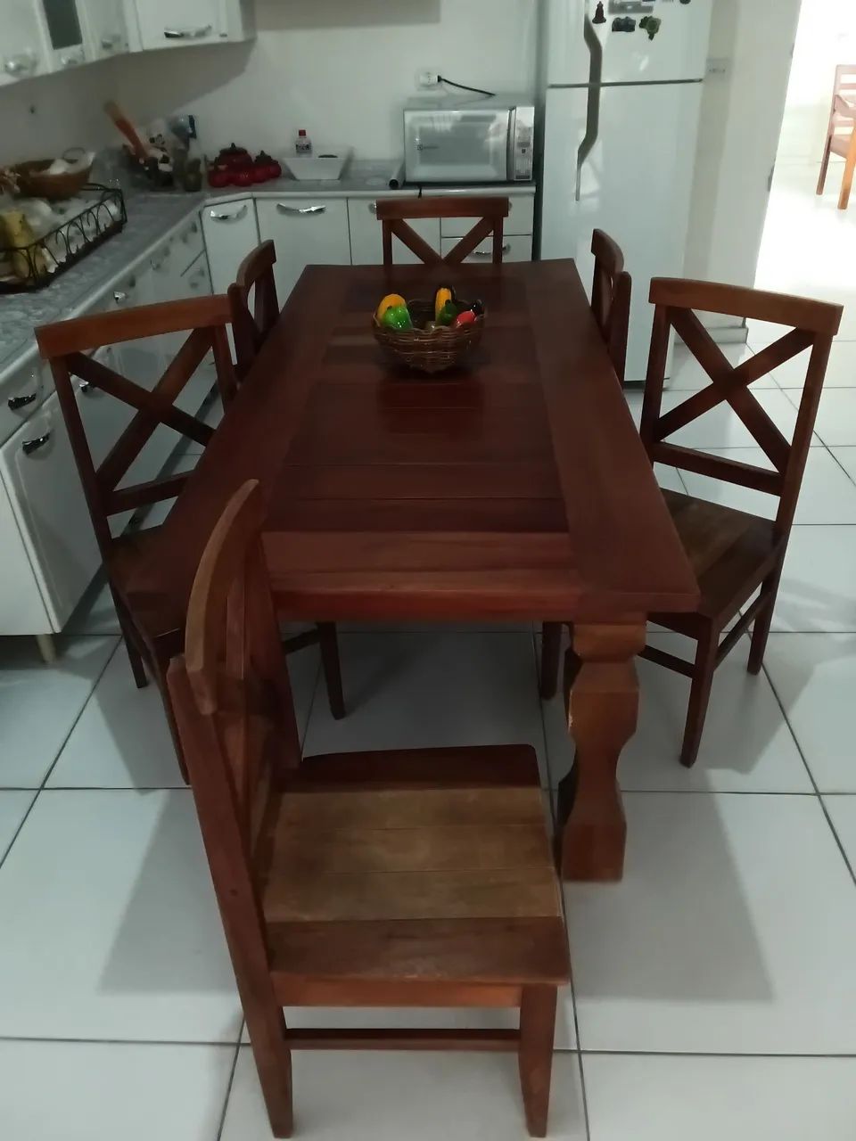 Vendo MESA em madeira de lei - ANGELIM PEDRA!