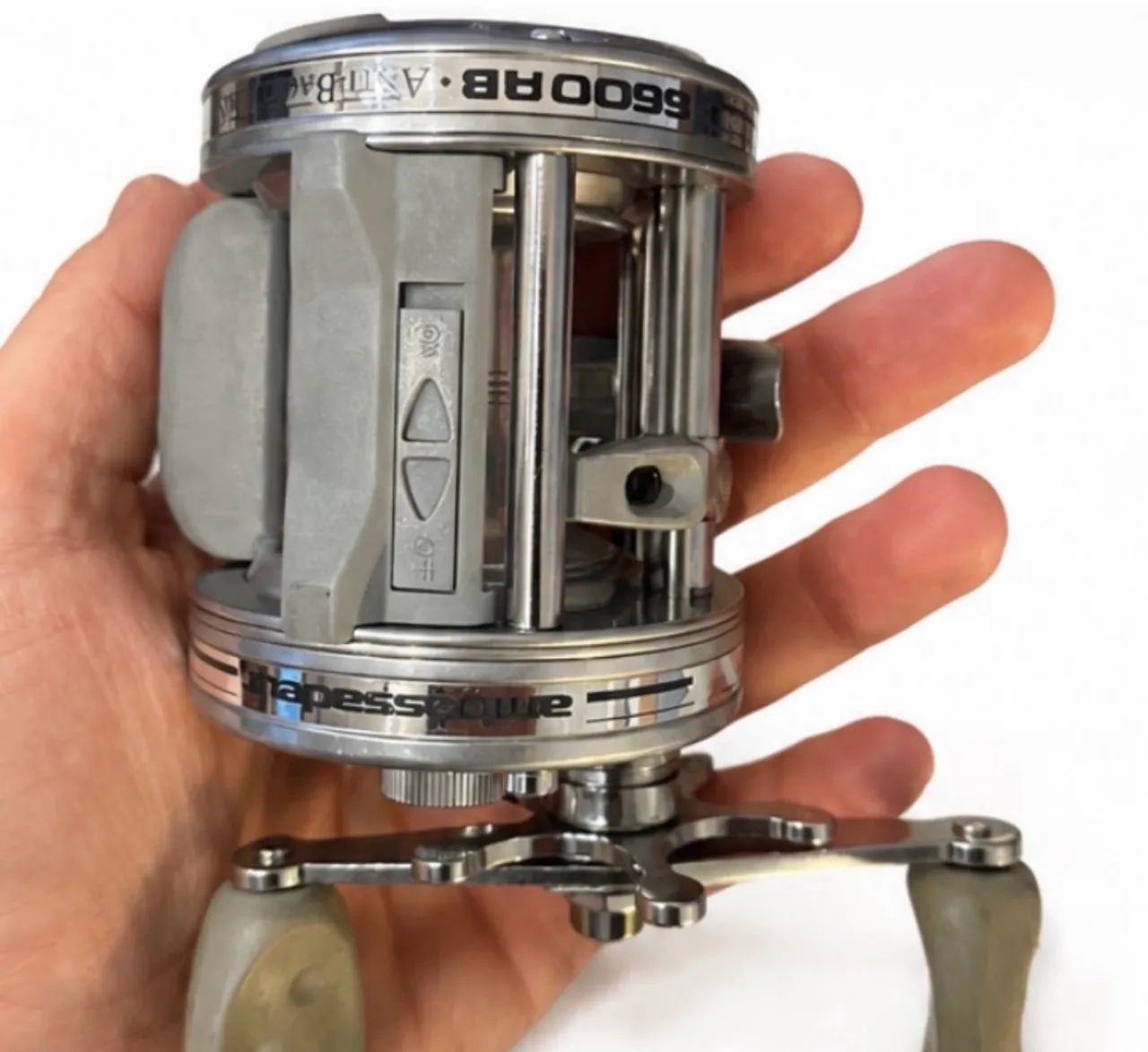 ABU AMBASSADUER vintage 5500G　6614-298 Abu Garcia Ambassadeur 6600 - Hobbies e coleções - Vila Suzana