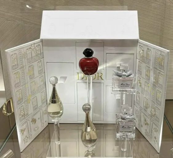 Kit Dior Exclusivo! Caixa presenteável com 5 Mini Perfumes