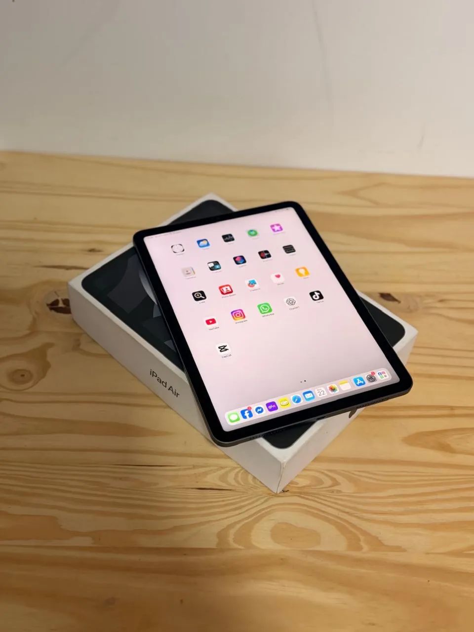 iPad Air 5ª Geração (M1) - 10,9 Pol. 64GB - Foto 2