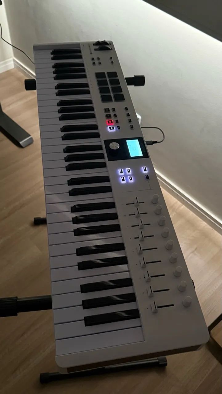 Teclado Arturia Essentials MKii 61 - Foto 4