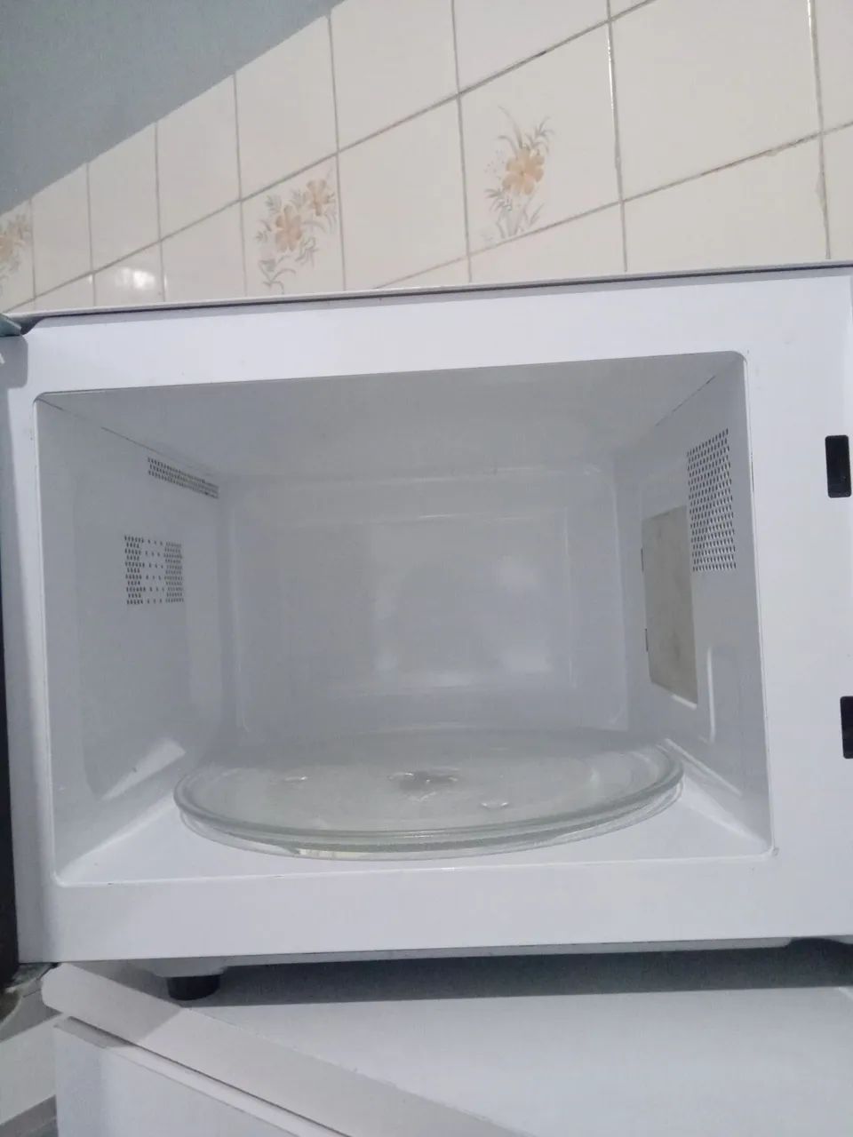 Microondas Eletrolux 20l - Foto 4