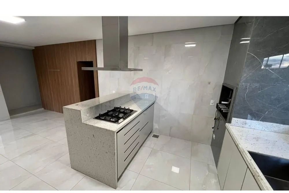 Casa de Condomínio - Reformada - Mansões Entrelagos