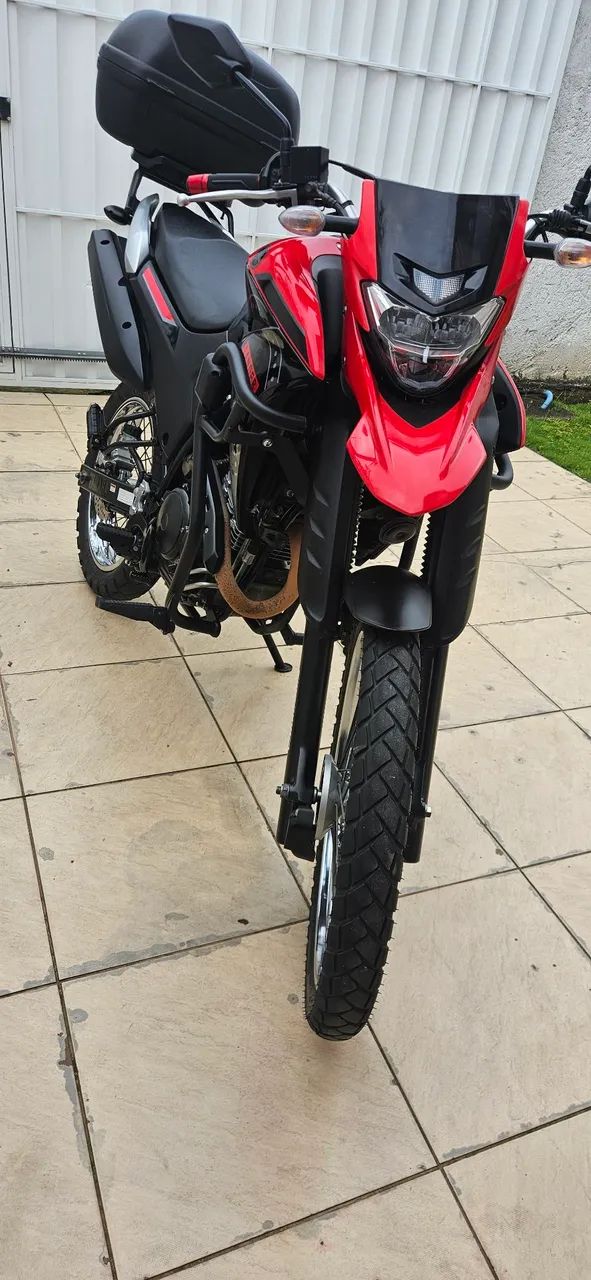 Vendo Lander 2023 com baixo km - Foto 2