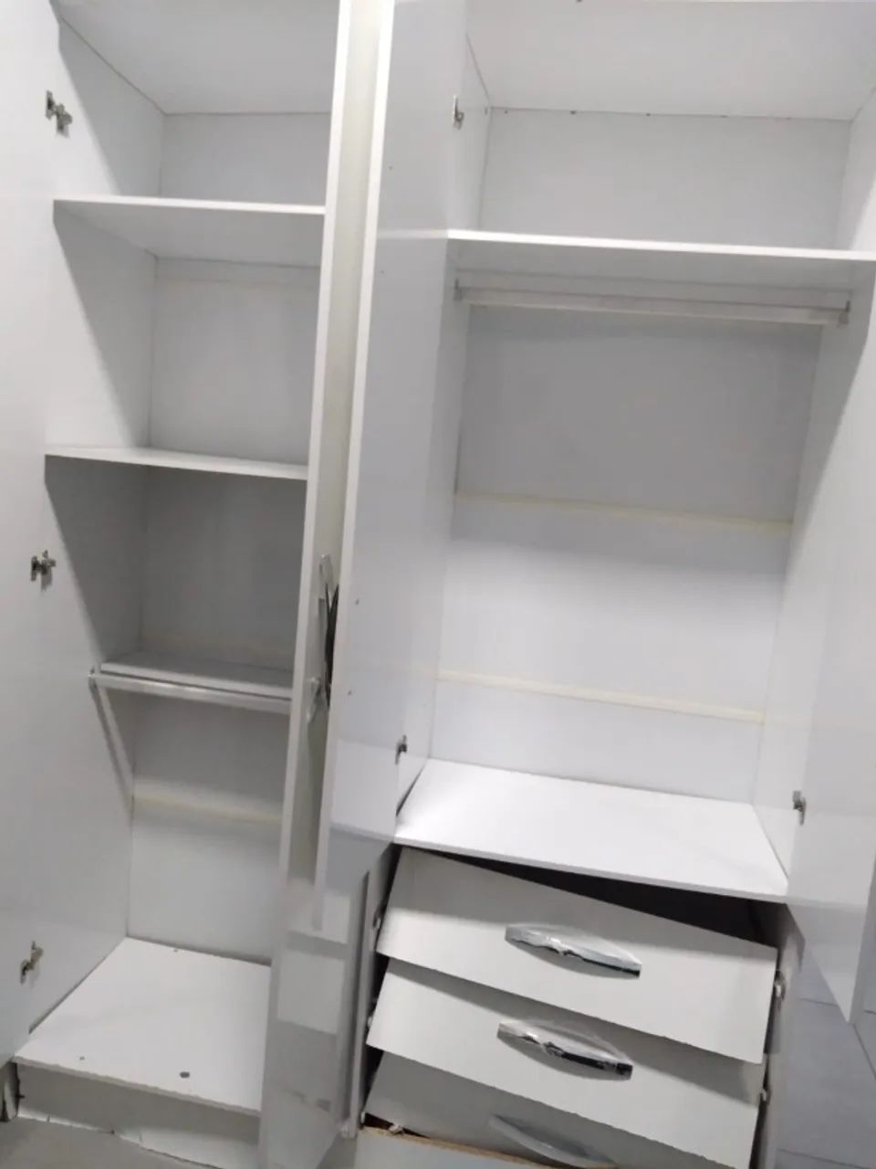 GUARDA ROUPA BRANCO  - Foto 2