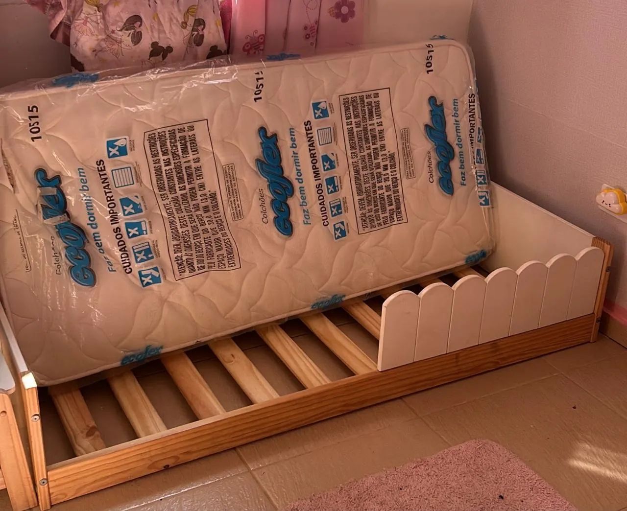 Cama infantil montessoriana