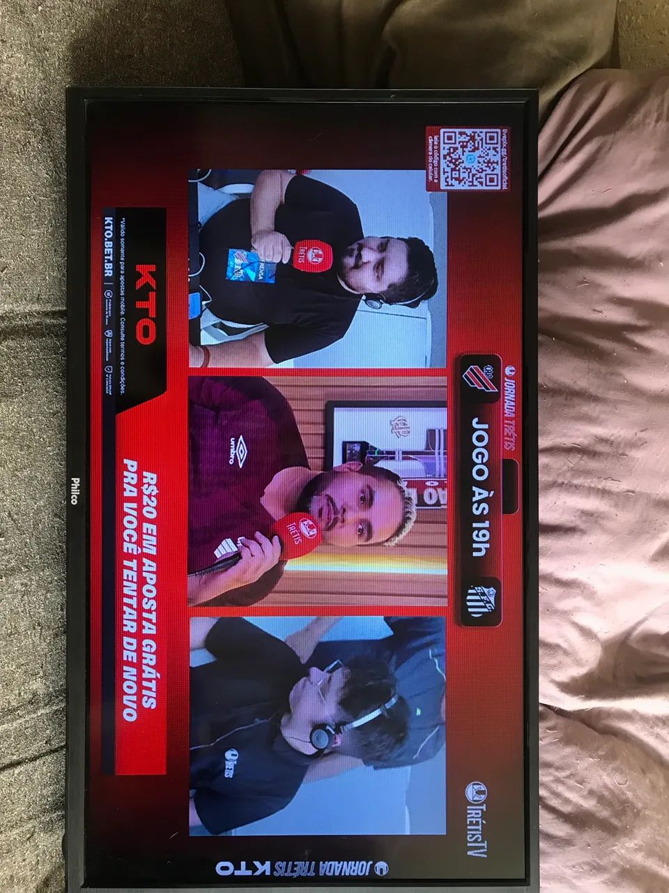 2 TVs Philco e Samsung para peças (defeito)