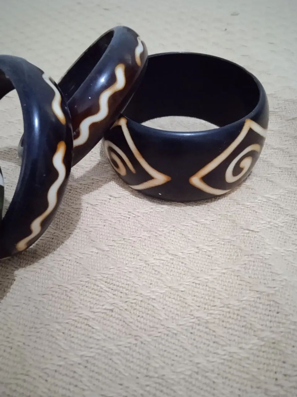 Pulseira regional em acrílico 