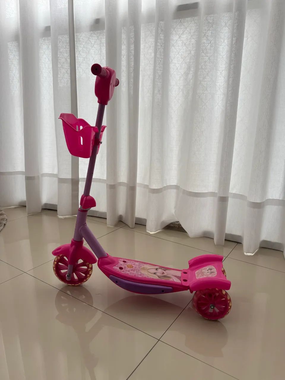 Patinete infantil Barbie