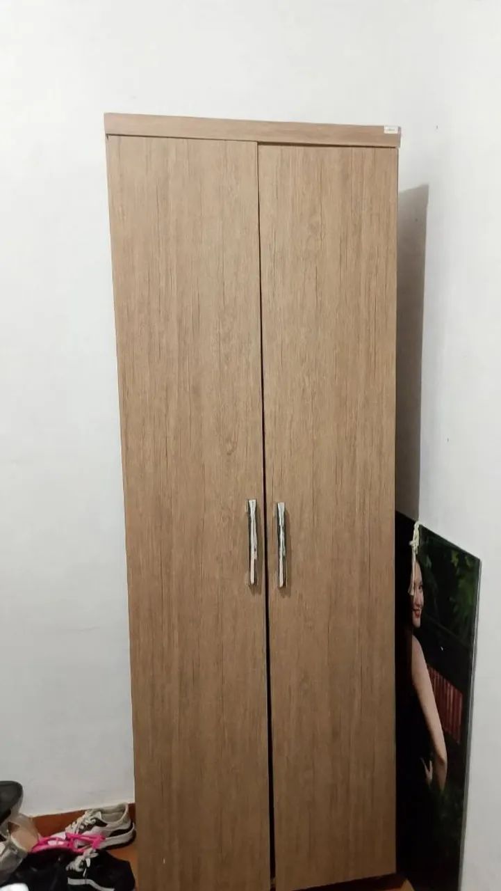 Vendo Guarda-Roupa Solteiro 2 Portas - Ótimo Estado!
