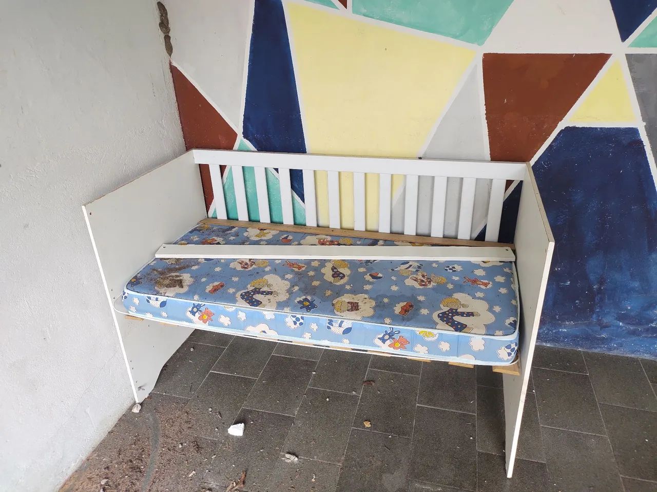 Berço de Bebê e Cadeira confort