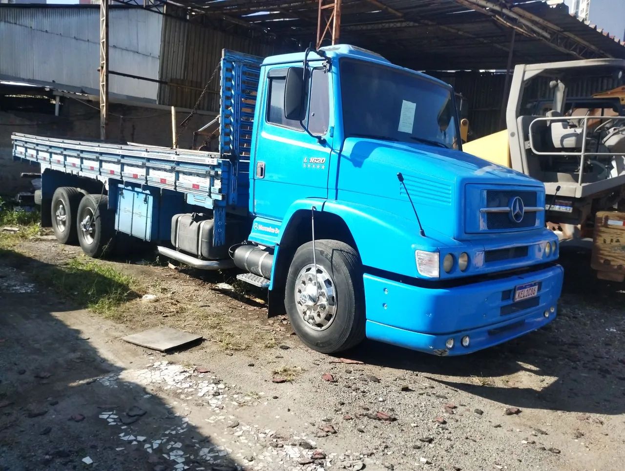 MB 1620 truk ano 2001 