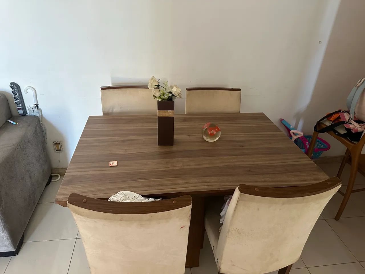 Mesa de madeira 4 cadeiras  - Foto 5