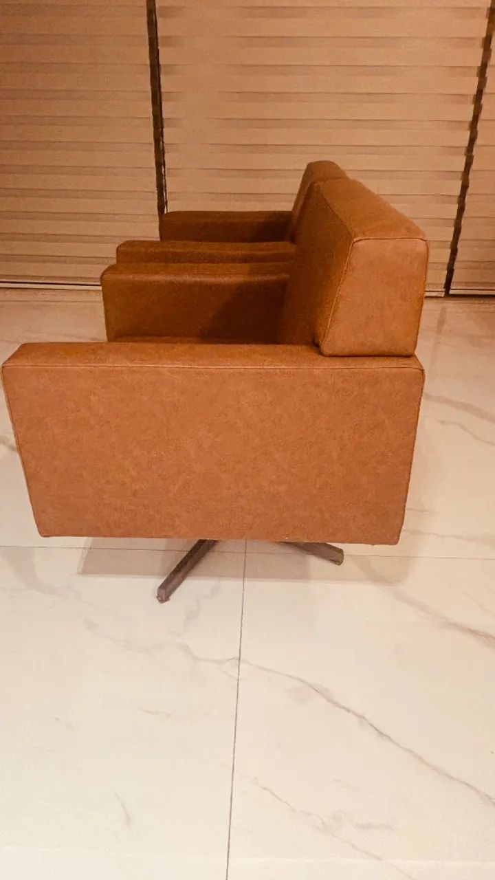 2 poltronas giratórias em couro - Foto 3