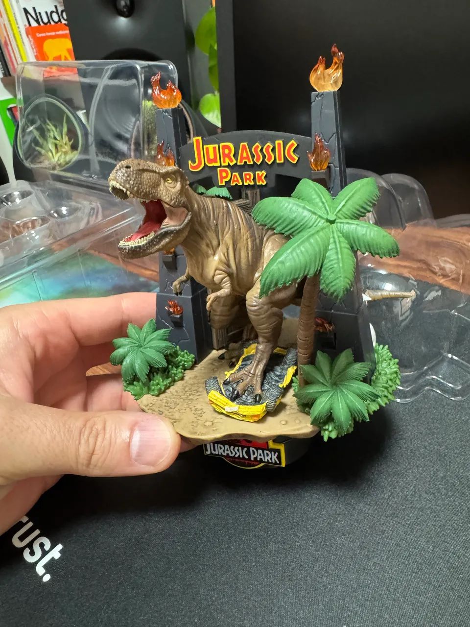 Jurassic Park D-Stage gate diorama