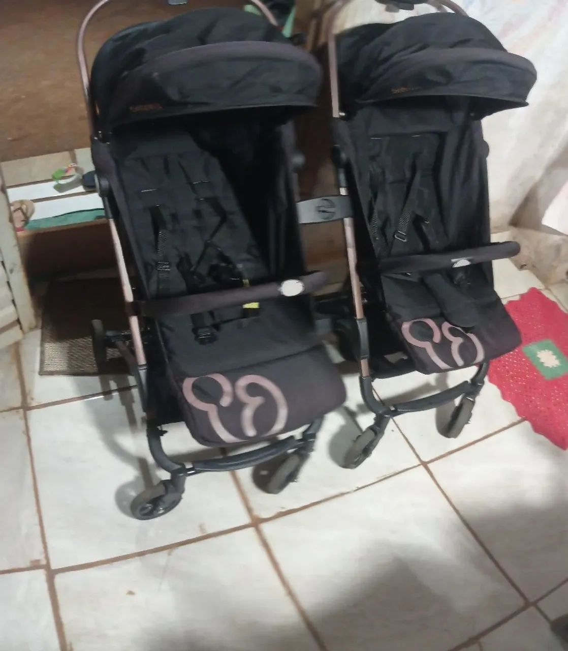 Vendo carrinho de bebê para gêmeos Galzerano  - Foto 2