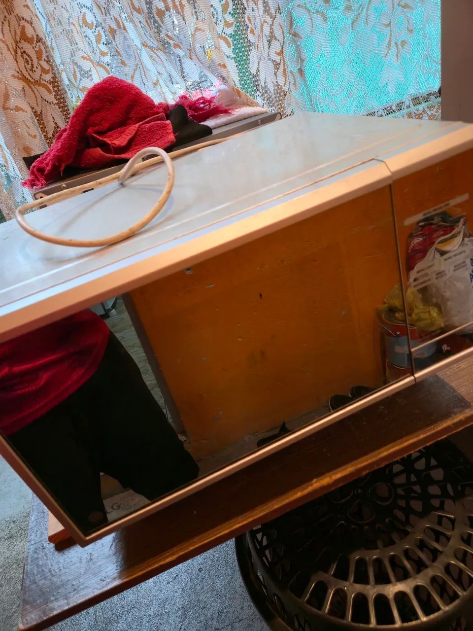 Vende-se micro-ondas e cama