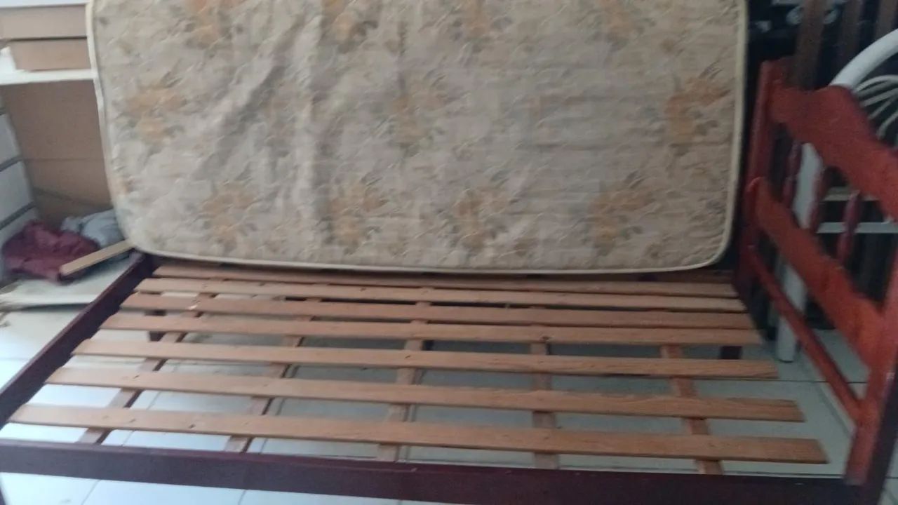Cama de solteiro em madeira maciça  - Foto 3