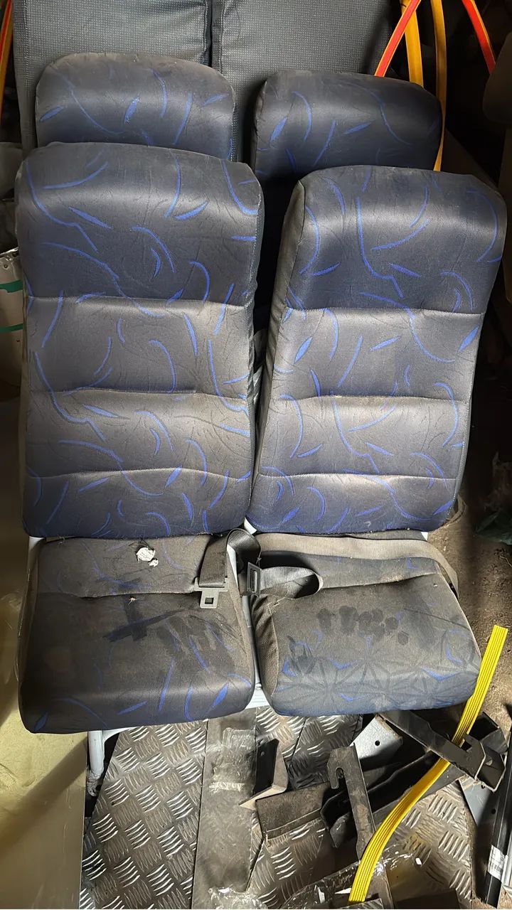 Bancada de ônibus nova 